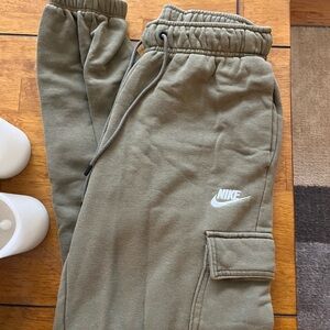 XS Green Nike Cargo Joggers